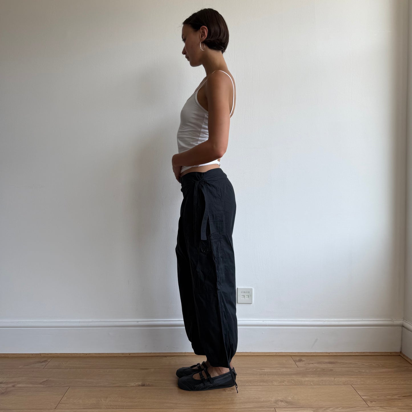 Black Cop Copine wrap front capris - Size M
