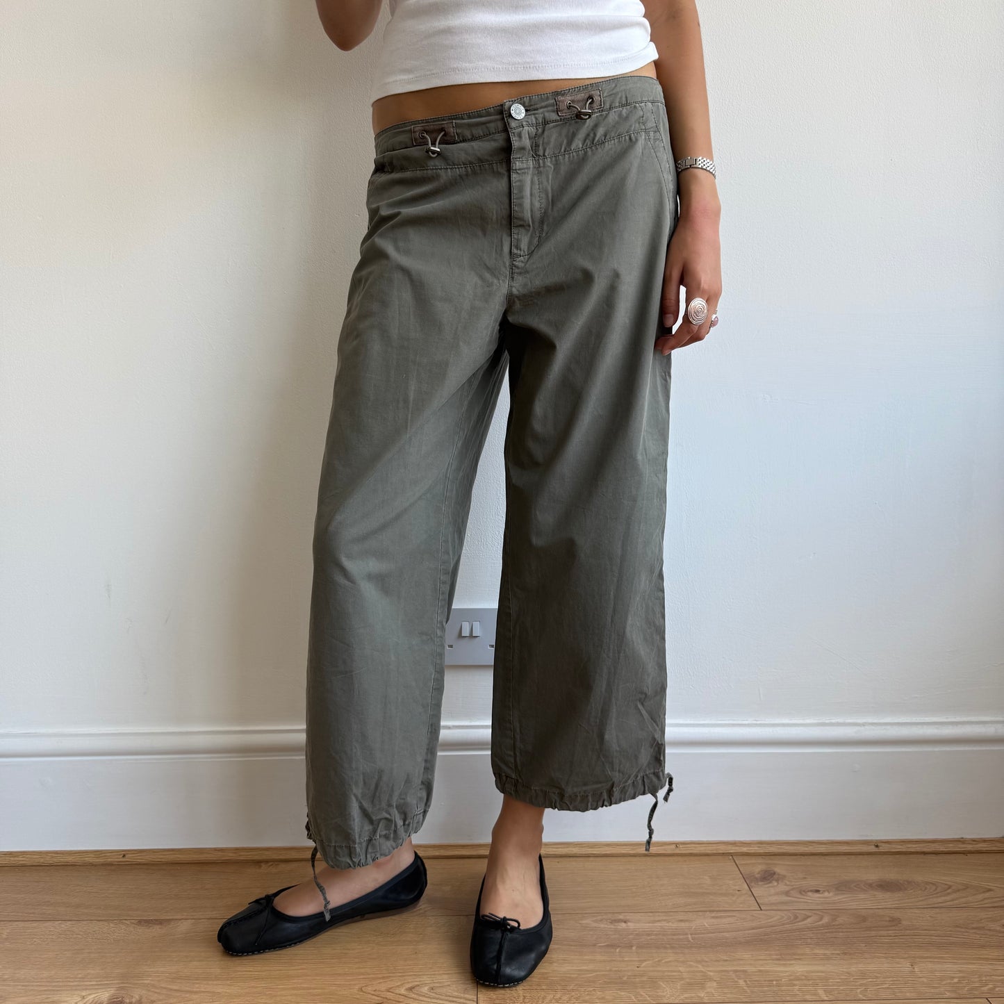 Khaki toggle capris - Size M