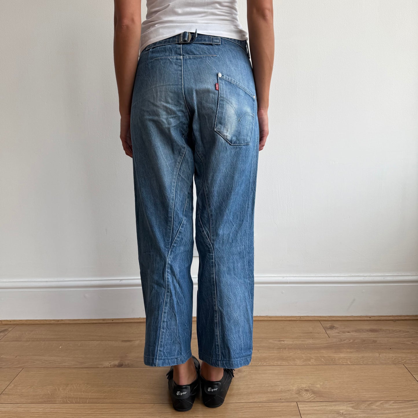 Levi’s Engineered cinch capris - Size 30”