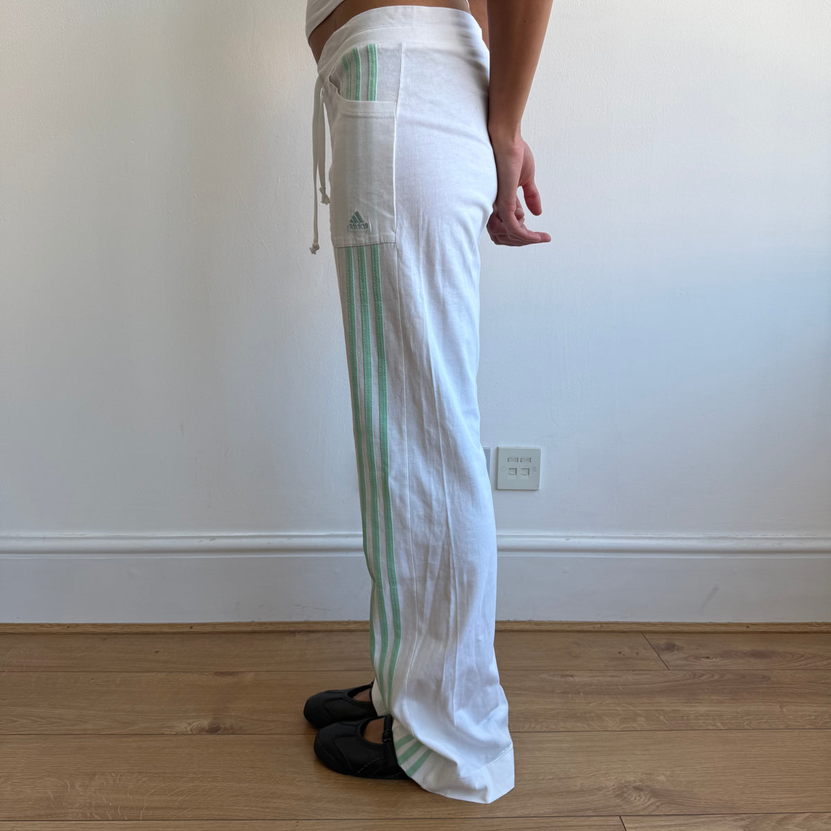 White + mint Adidas flared yoga set - Size M