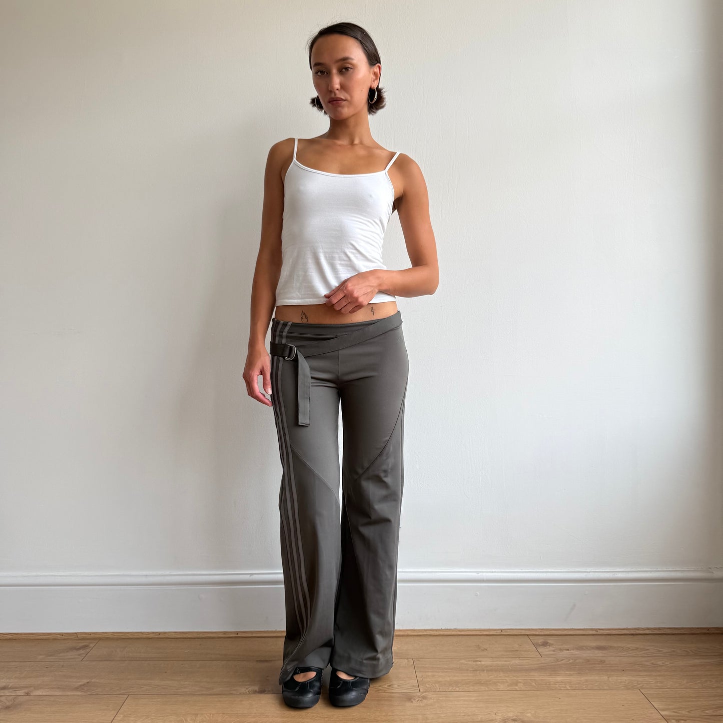 Khaki belt Adidas yoga pants - Size S-M