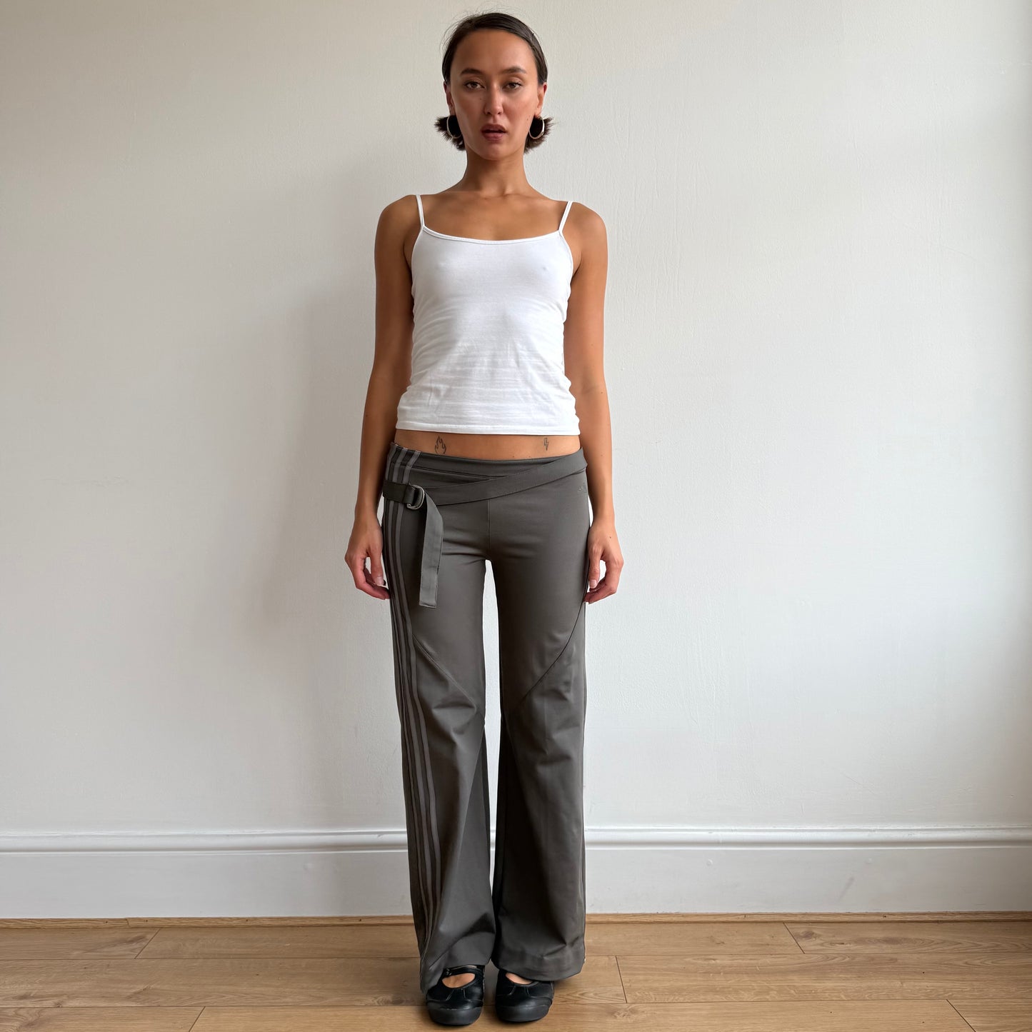 Khaki belt Adidas yoga pants - Size S-M
