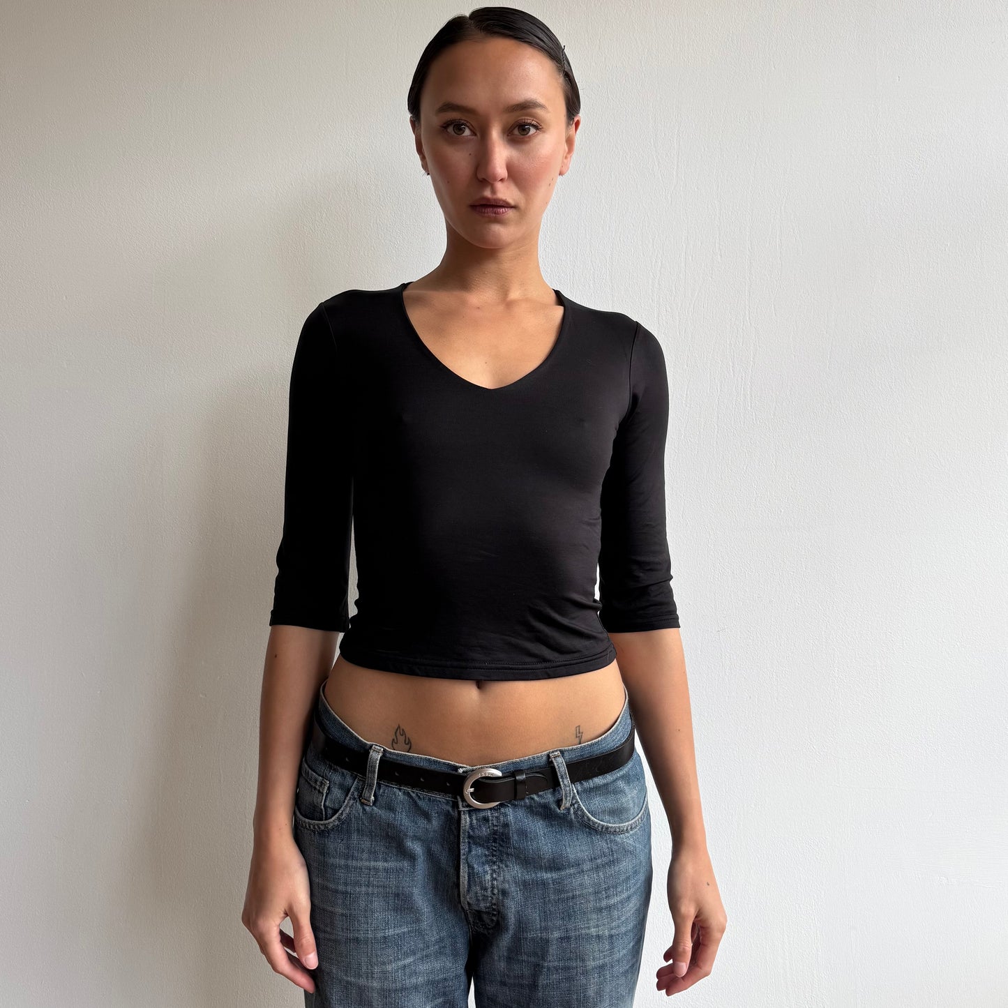 Black v neck 3/4 sleeve top - Size S