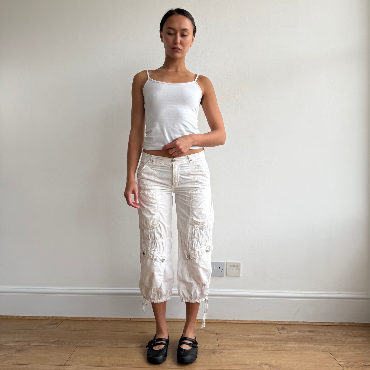 White cargo pocket capris - Size XS