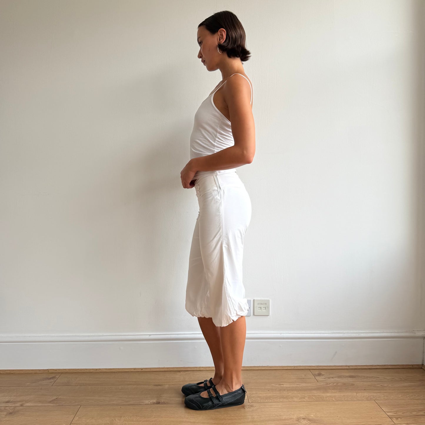 White button pocket front capris - Size S