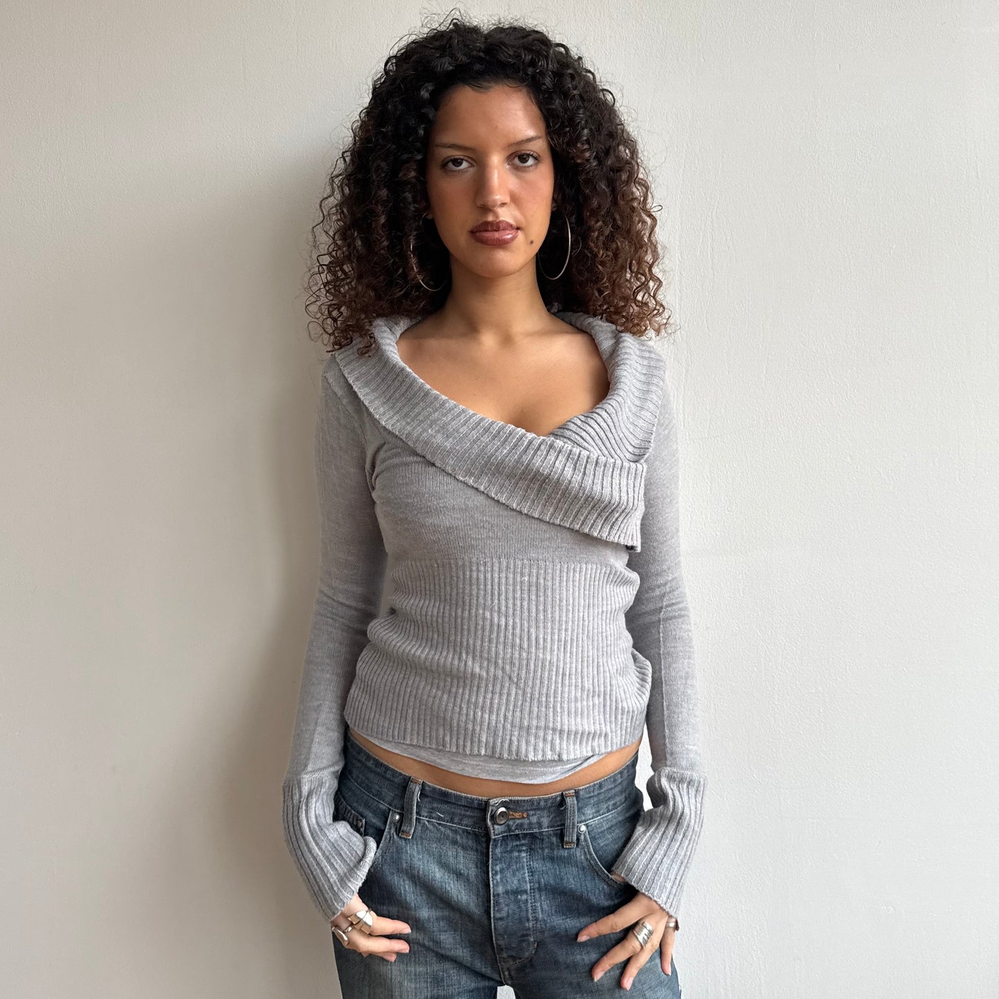 Grey button v-neck knit - Size S + M
