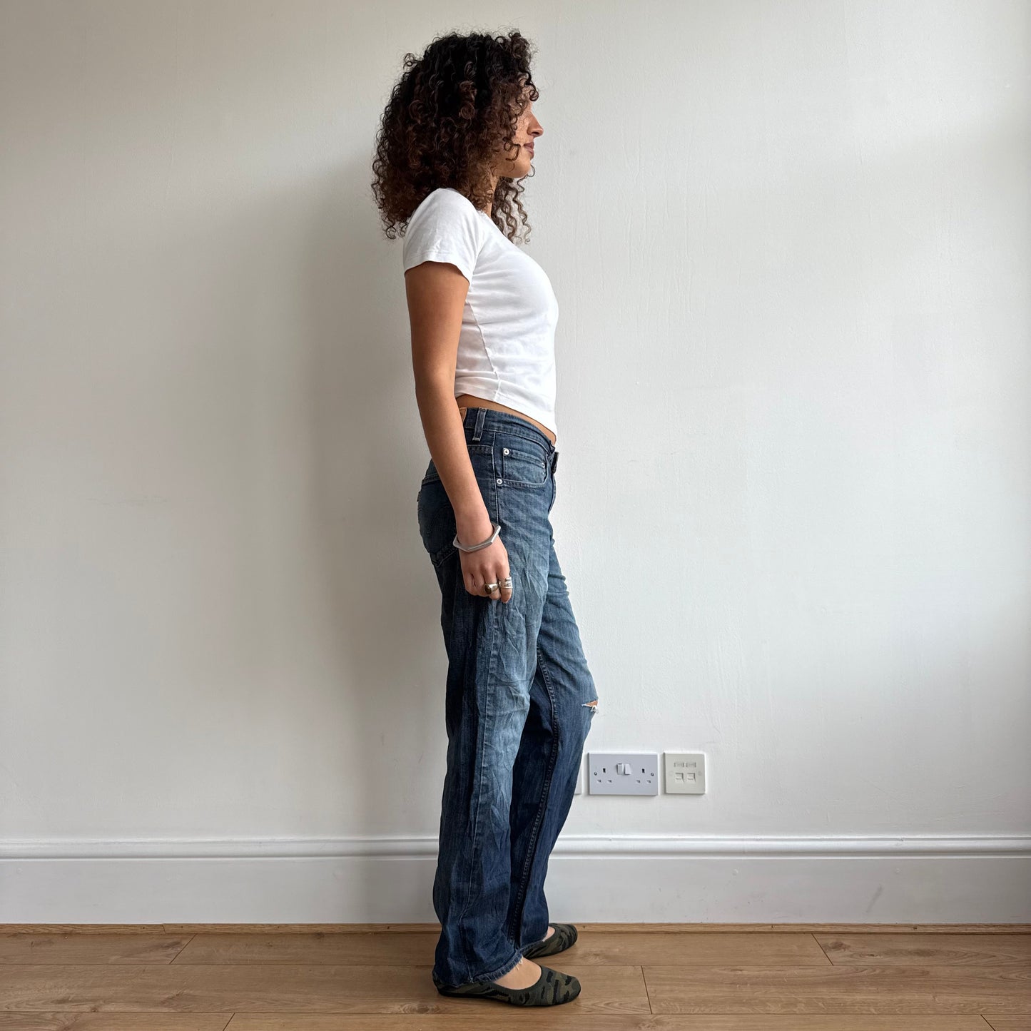 Dark wash denim Levi’s jeans - Size 31”