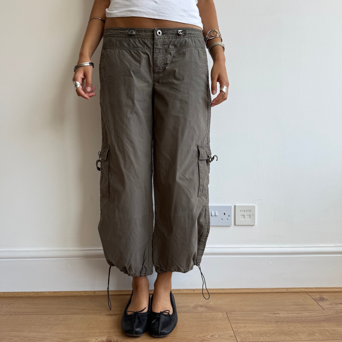 Khaki toggle capris - Size M