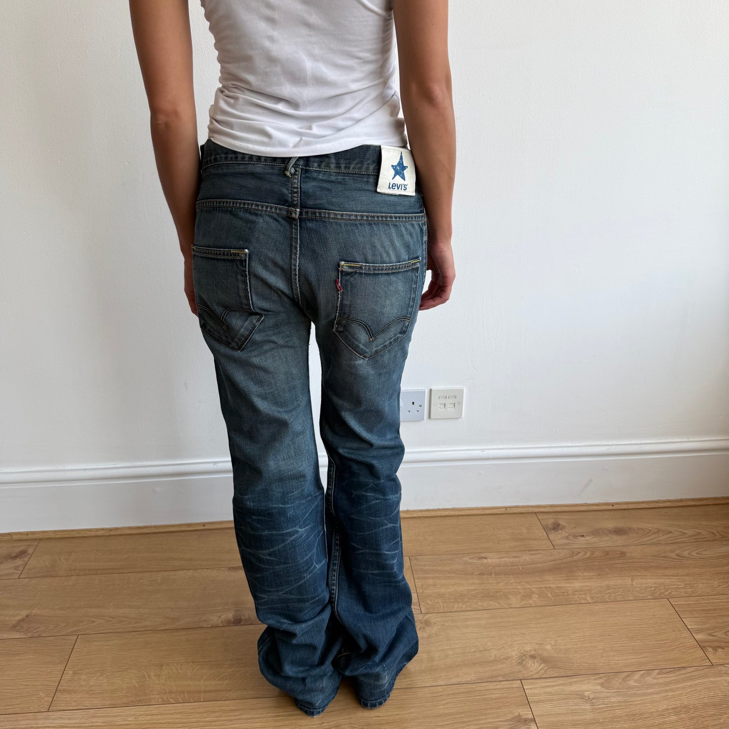 Levi’s yellow stitch star jeans - Size 31x34