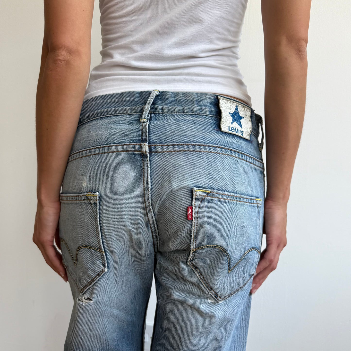 Levi’s light wash star jeans - Size 31x34