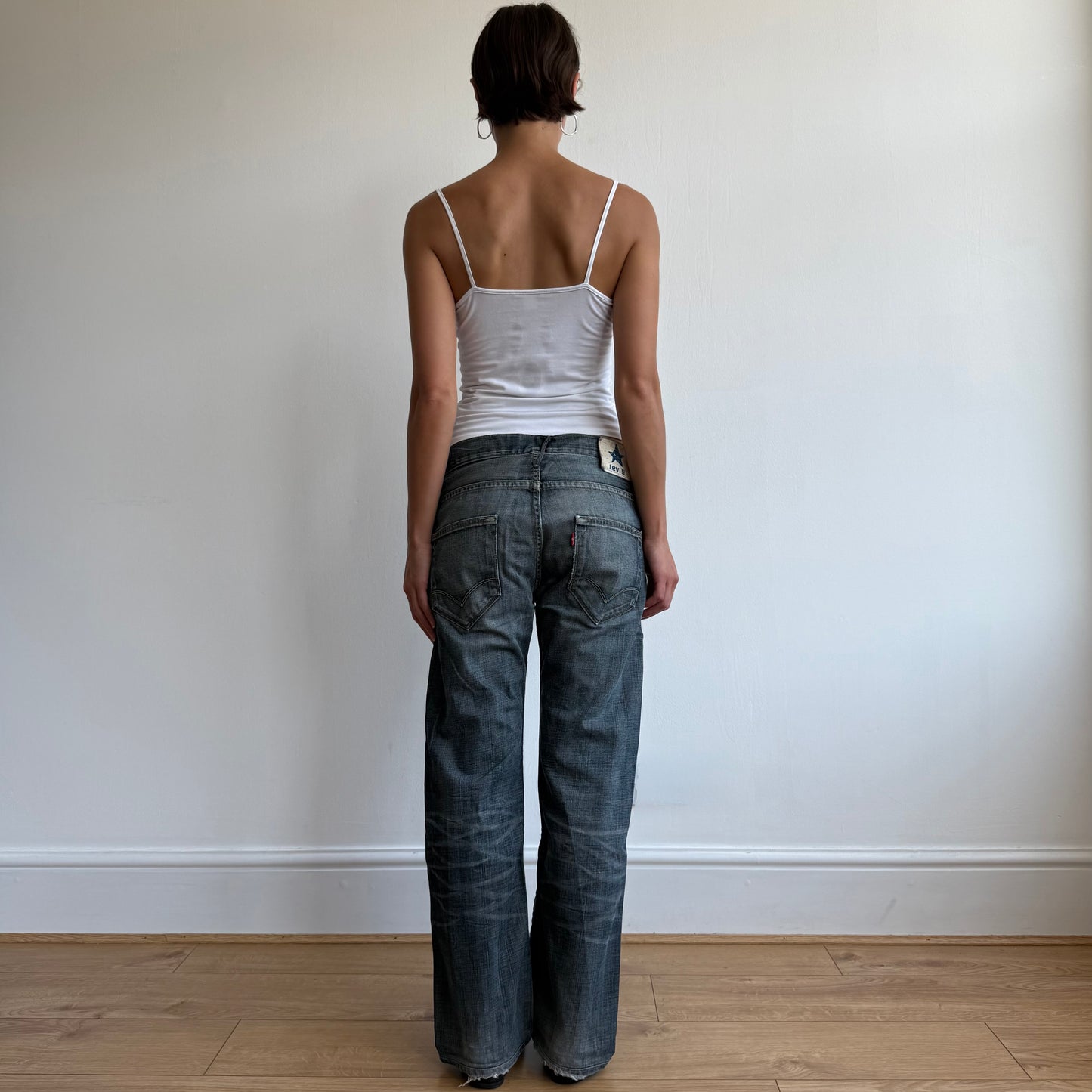 Levi’s mid wash star jeans - Size 33x34