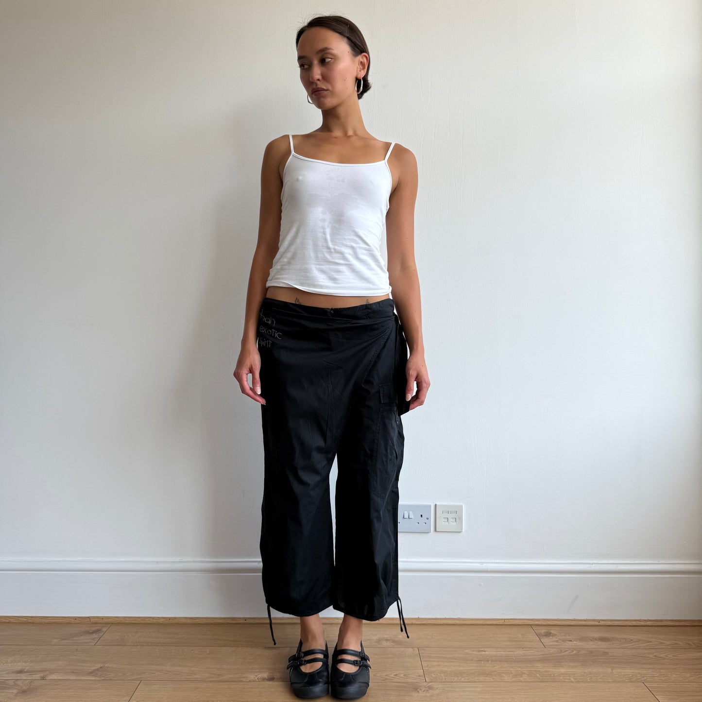 Black Cop Copine wrap front capris - Size M