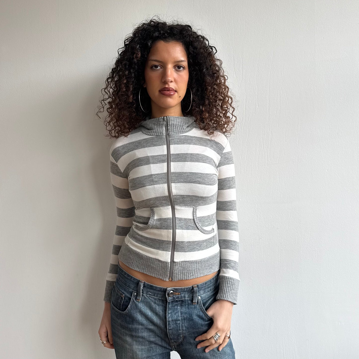 Grey and white striped hoodie - Size S