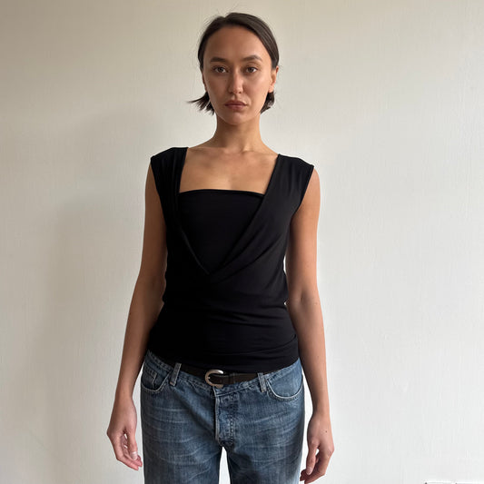 ‘The Keyhole Top’ sleeveless - Black