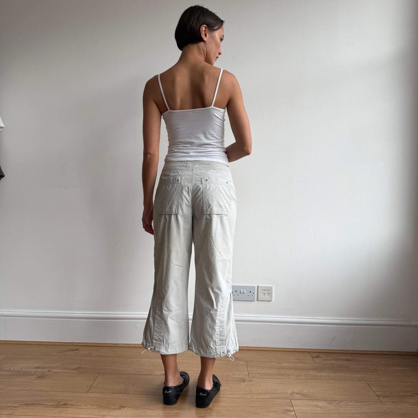 Light grey toggle capris - Size XS