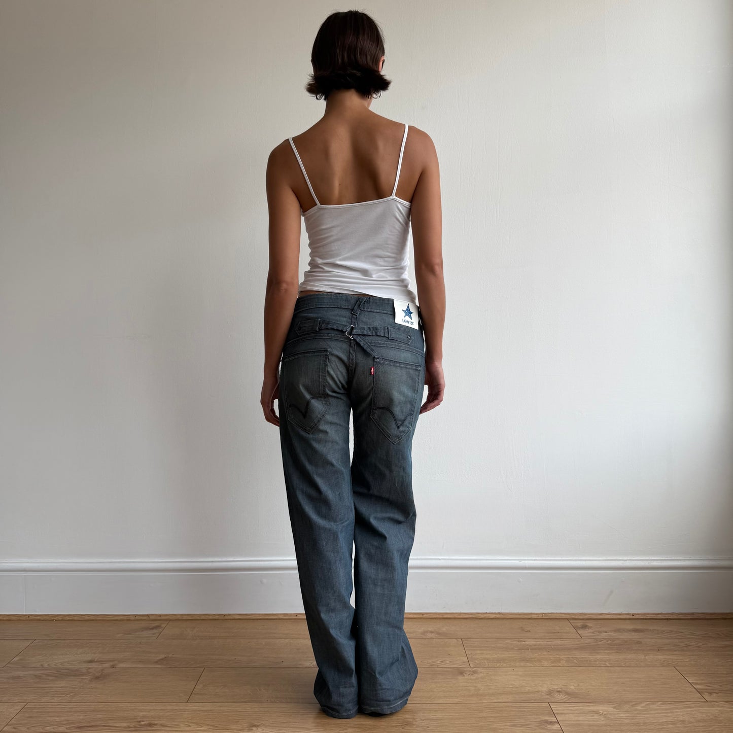 Levi’s cinch back star jeans - Size 30x32