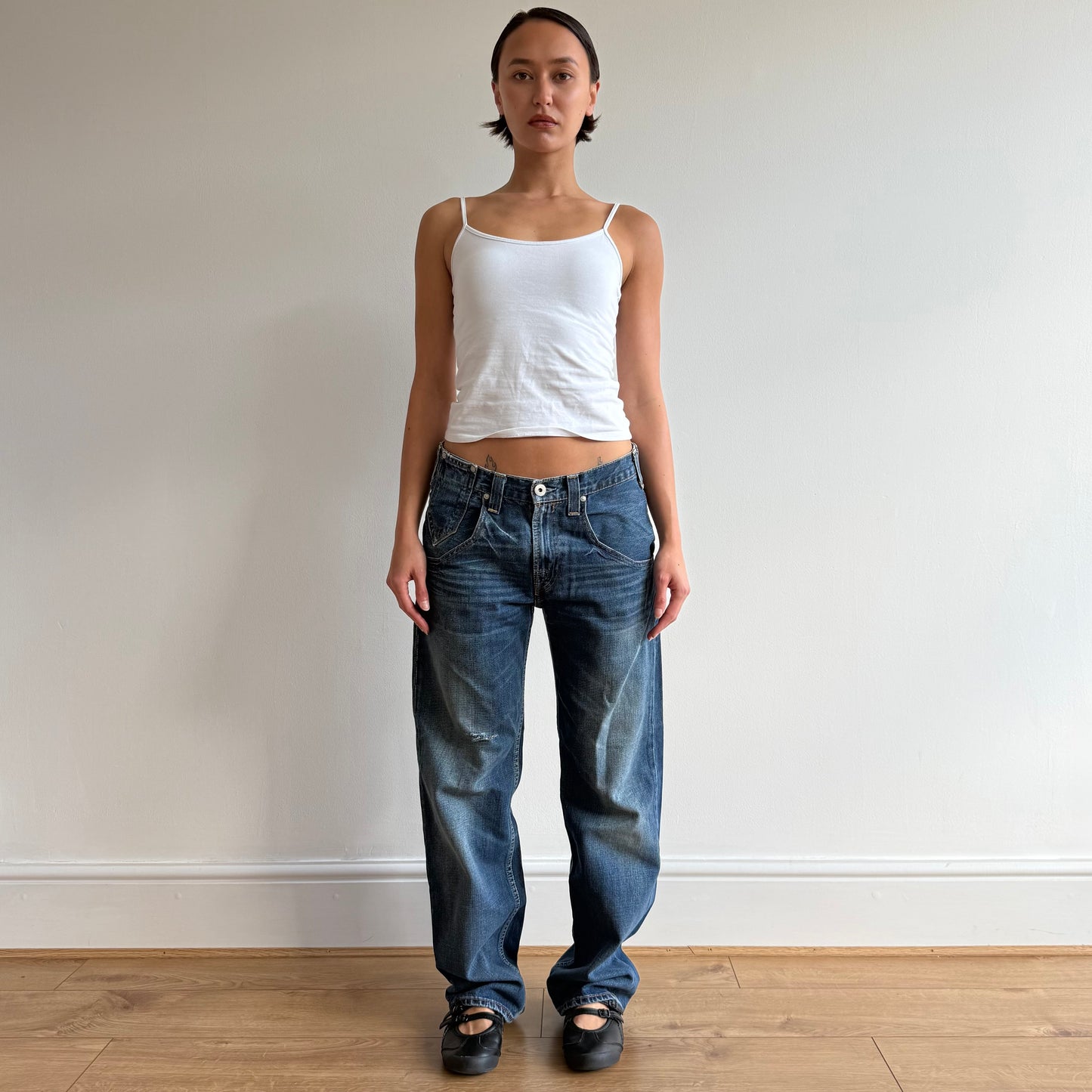 Levi’s cinch back jeans - Size 31x32