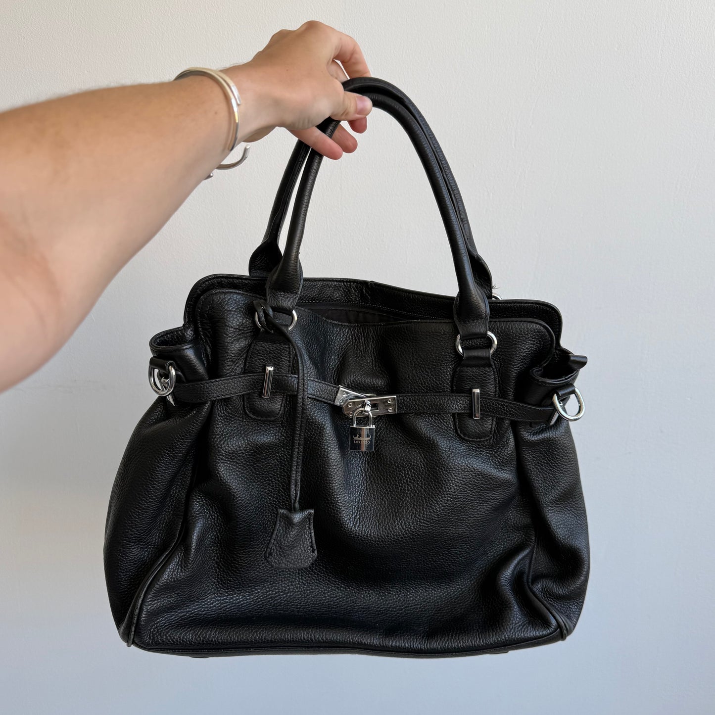 Black leather ‘firkin’ locket bag - One Size