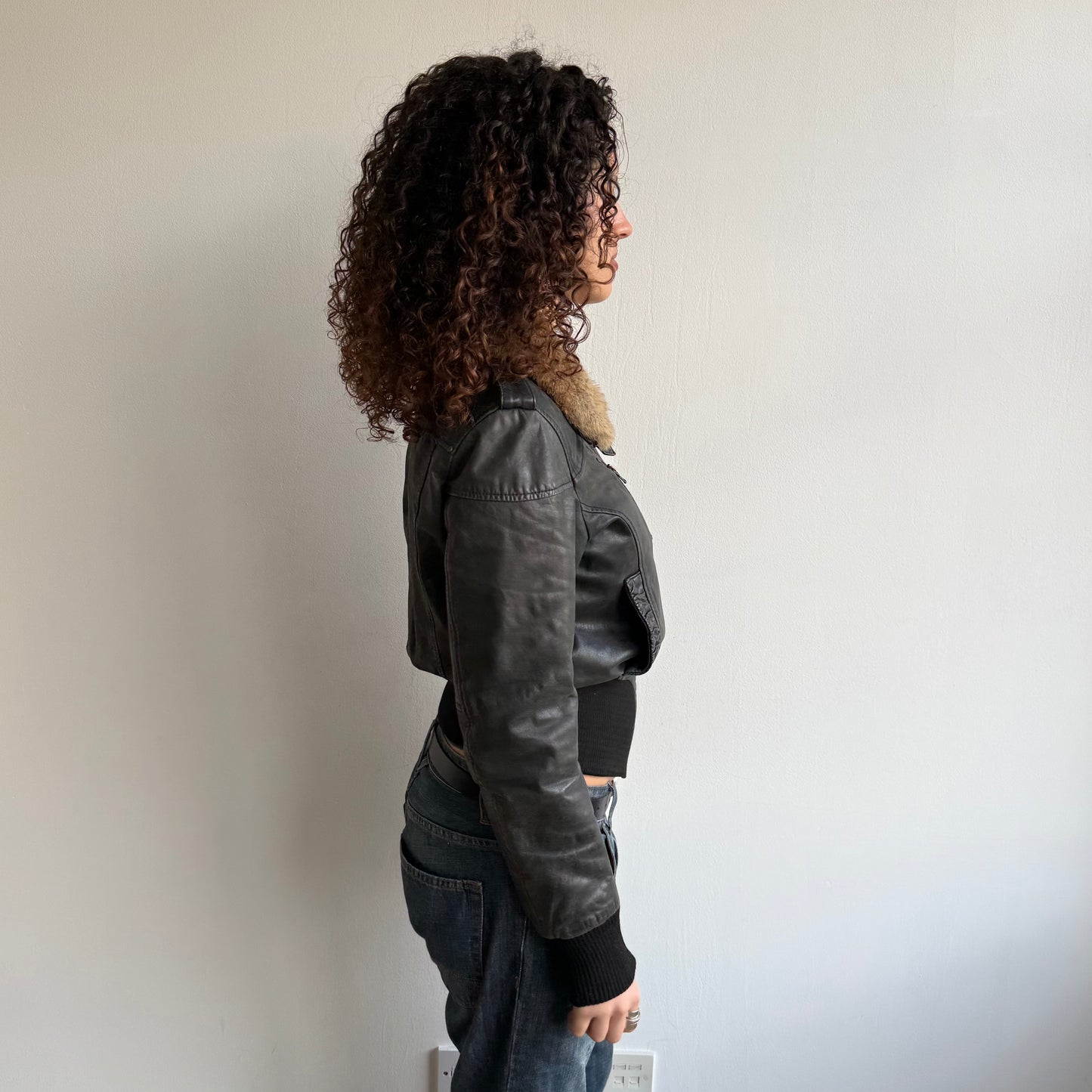 Black bomber with fur collar - Size M