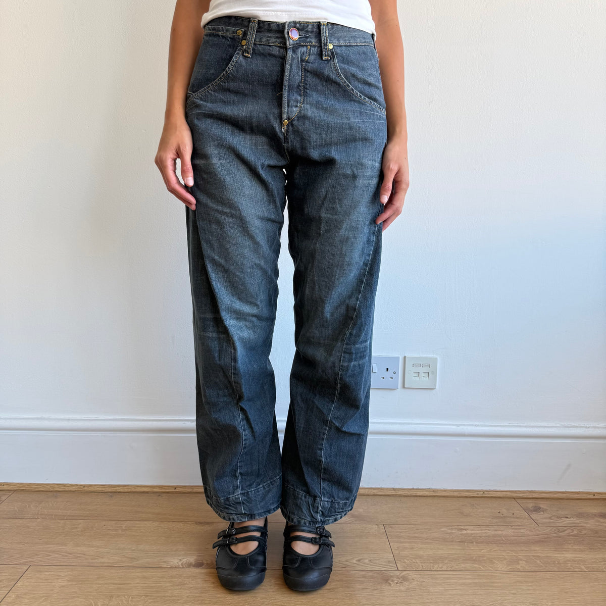 Levi’s Engineered cinch back jeans - Size 28x32