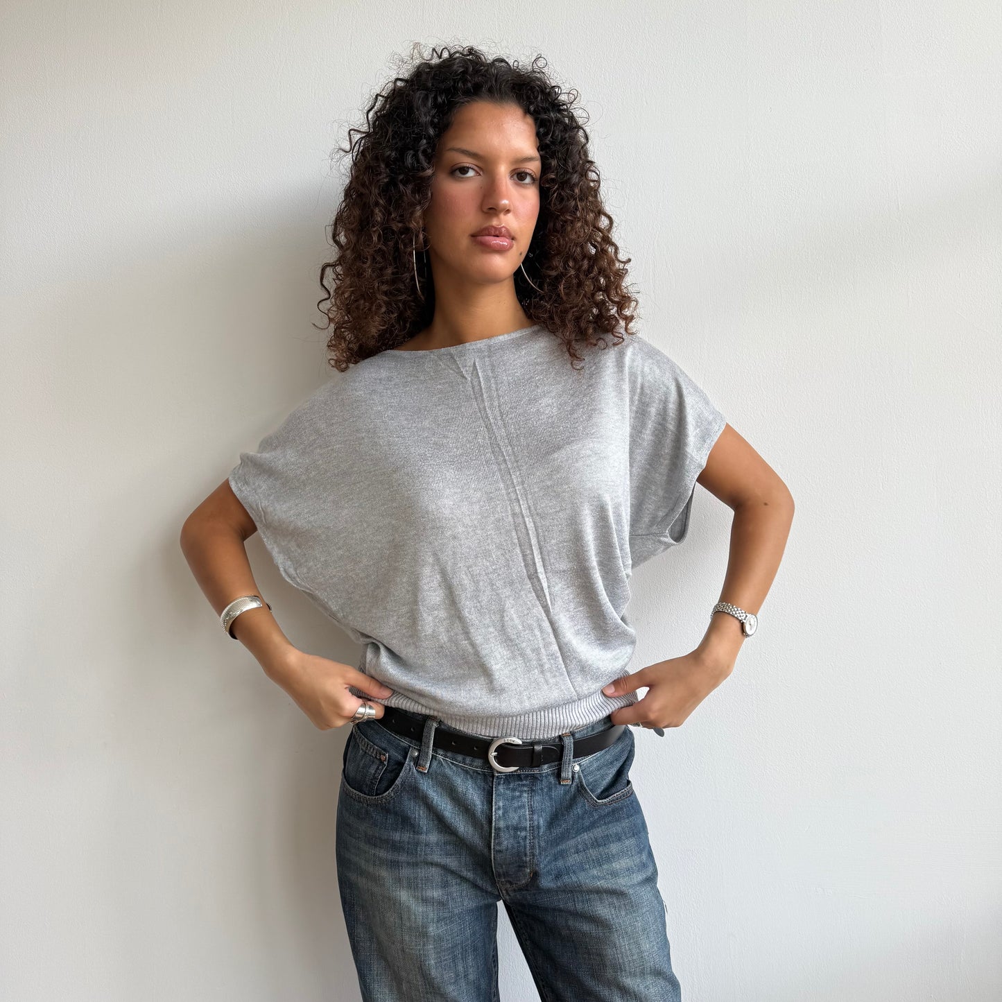 Light grey short sleeve slouchy knit - Size S/M