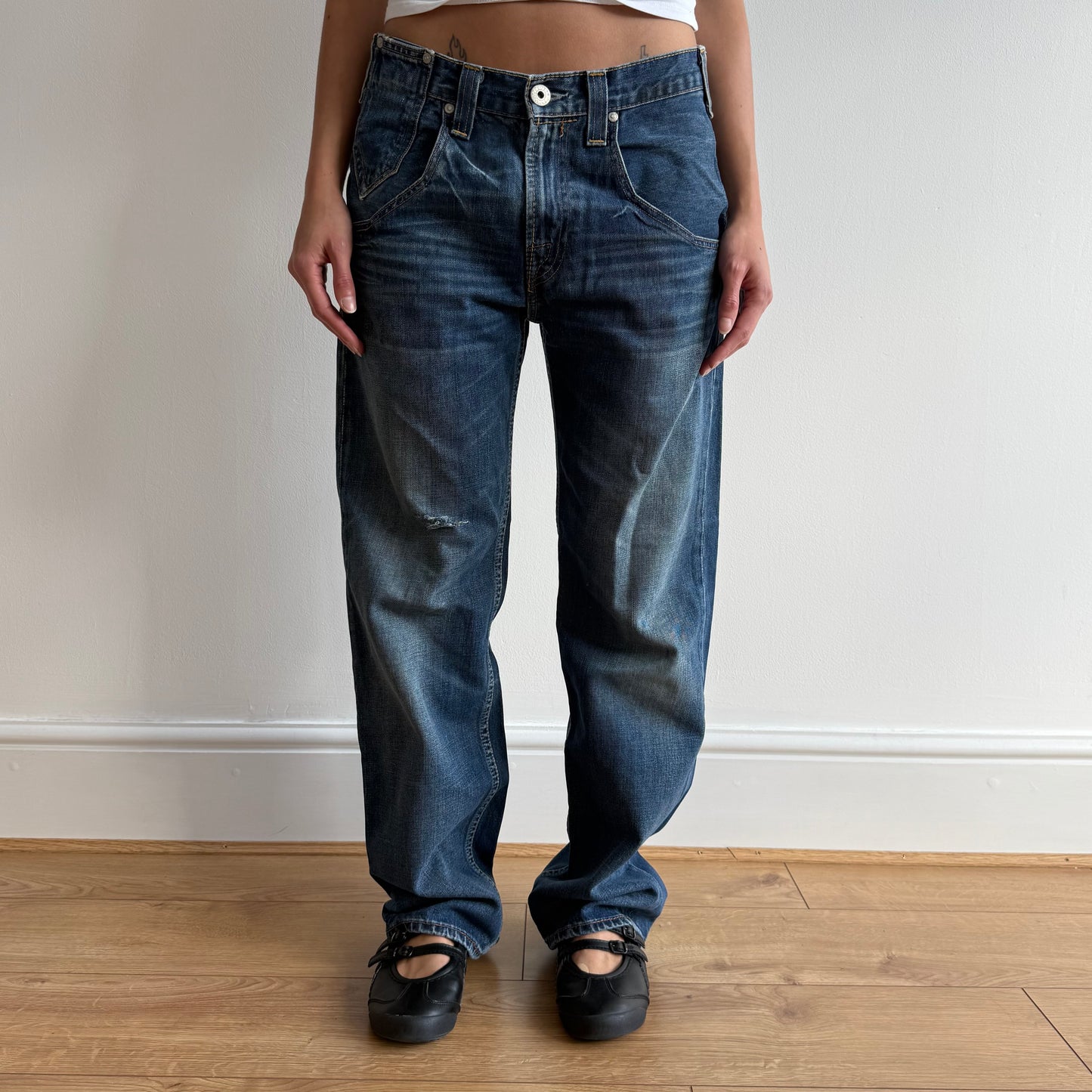 Levi’s cinch back jeans - Size 31x32