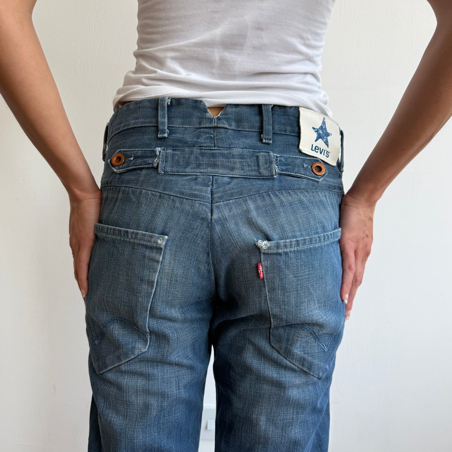 Blue Levi’s star button back jeans - Size 30x32