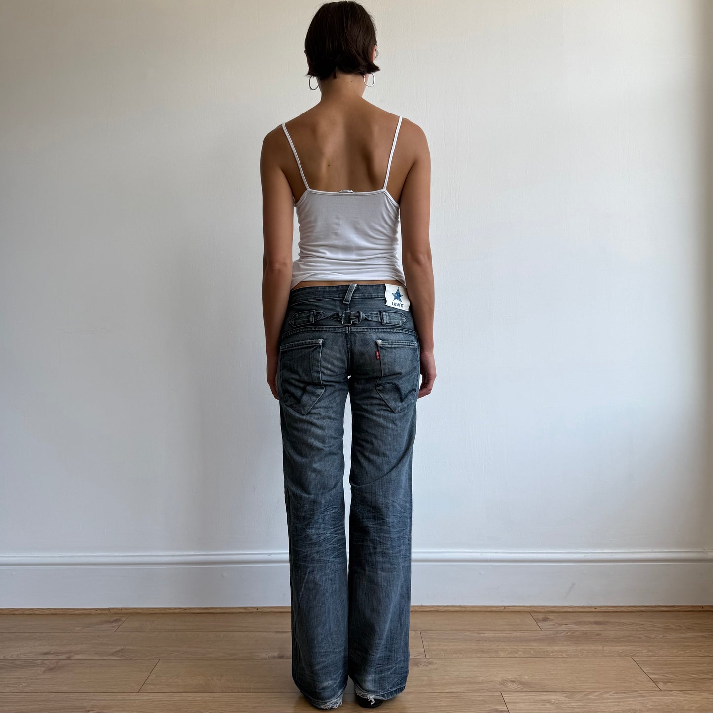 Levi’s star cinch back jeans - Size 29x32