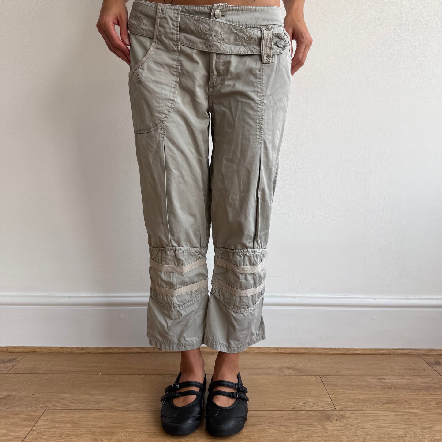 Grey belt ankle tie capris - Size S