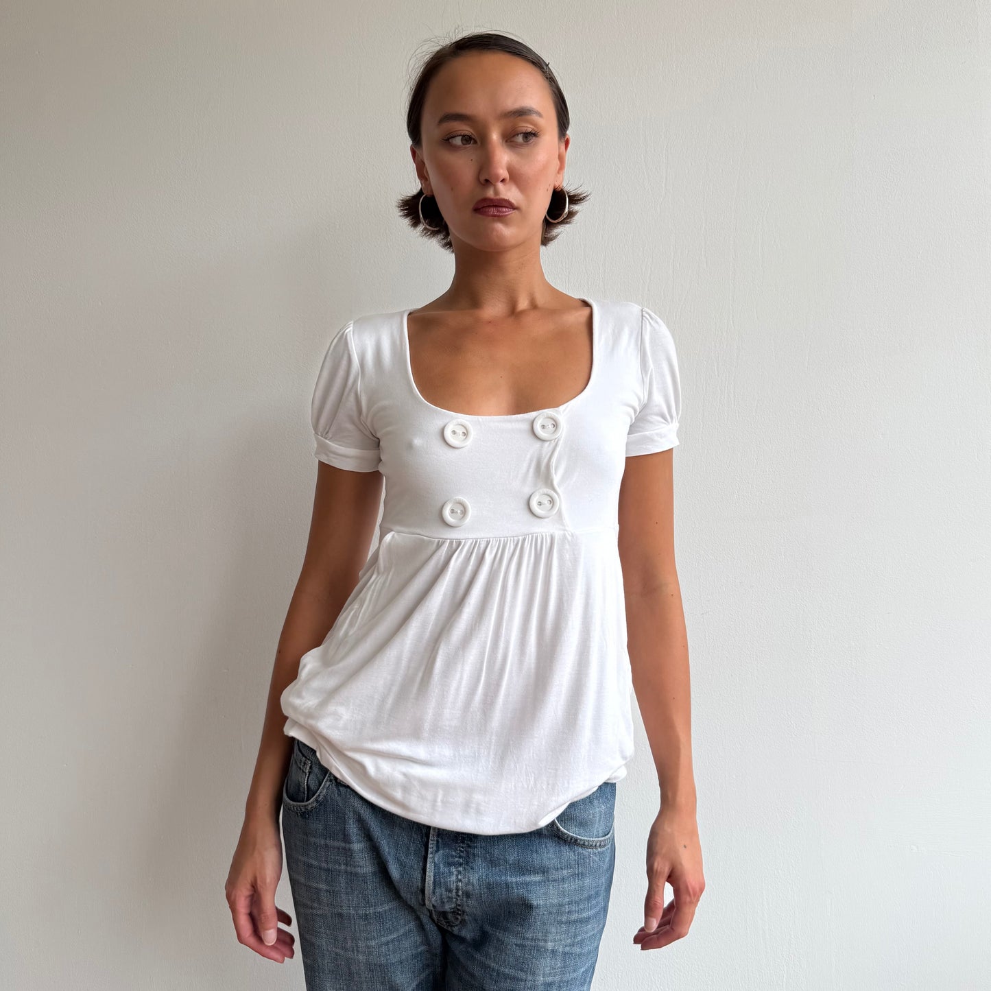 White short sleeve button top - Size M