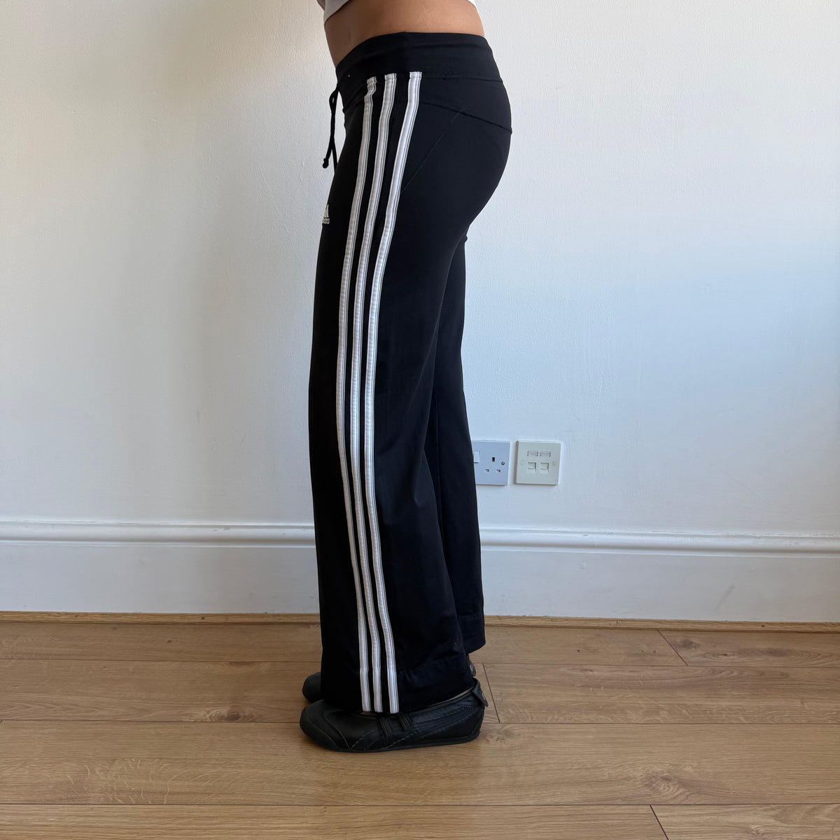 Black Adidas flared yoga pants - Size XS + XS/S