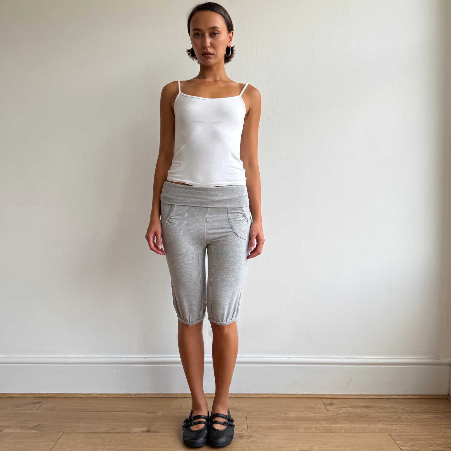 Grey pocket capris - Size XS