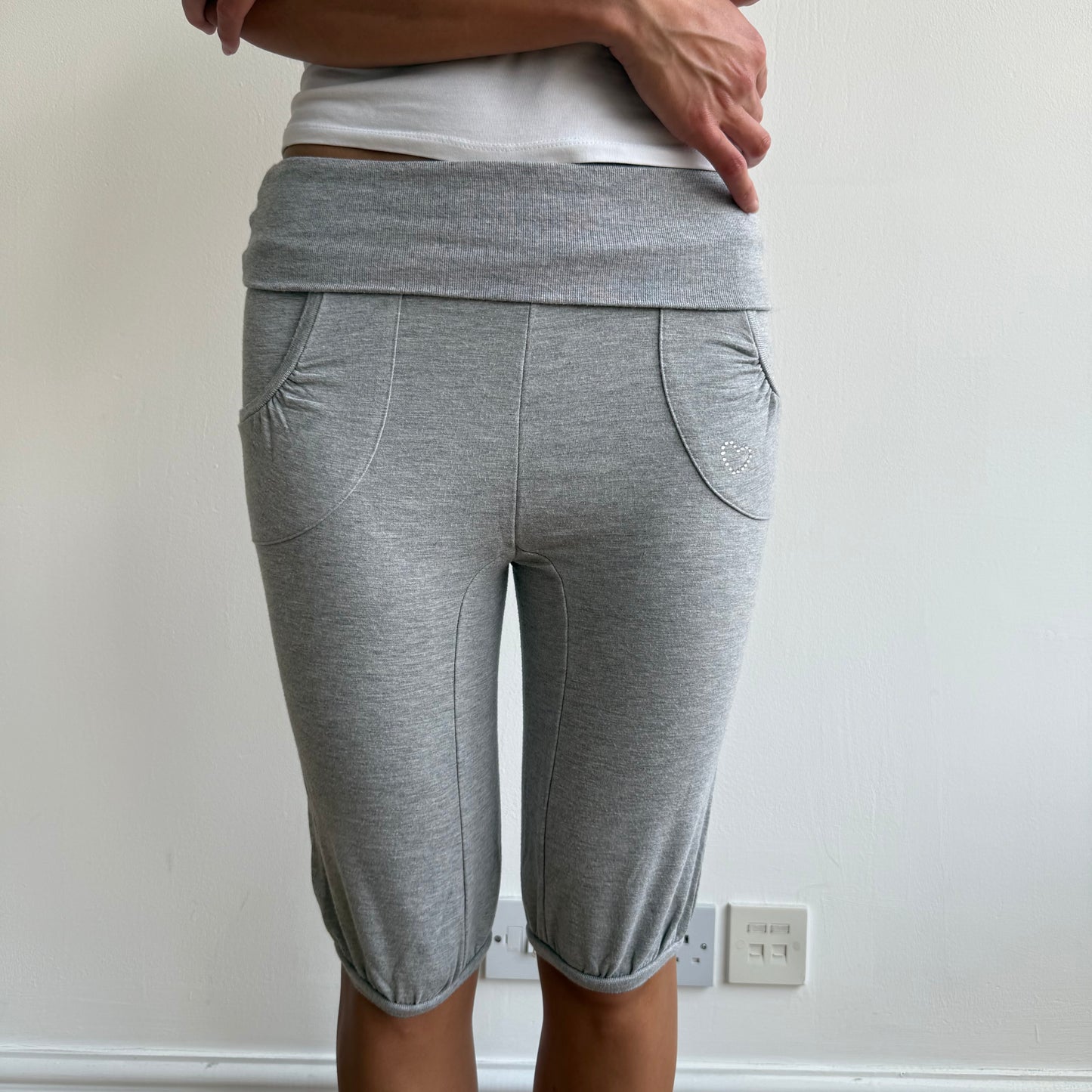 Grey pocket capris - Size XS