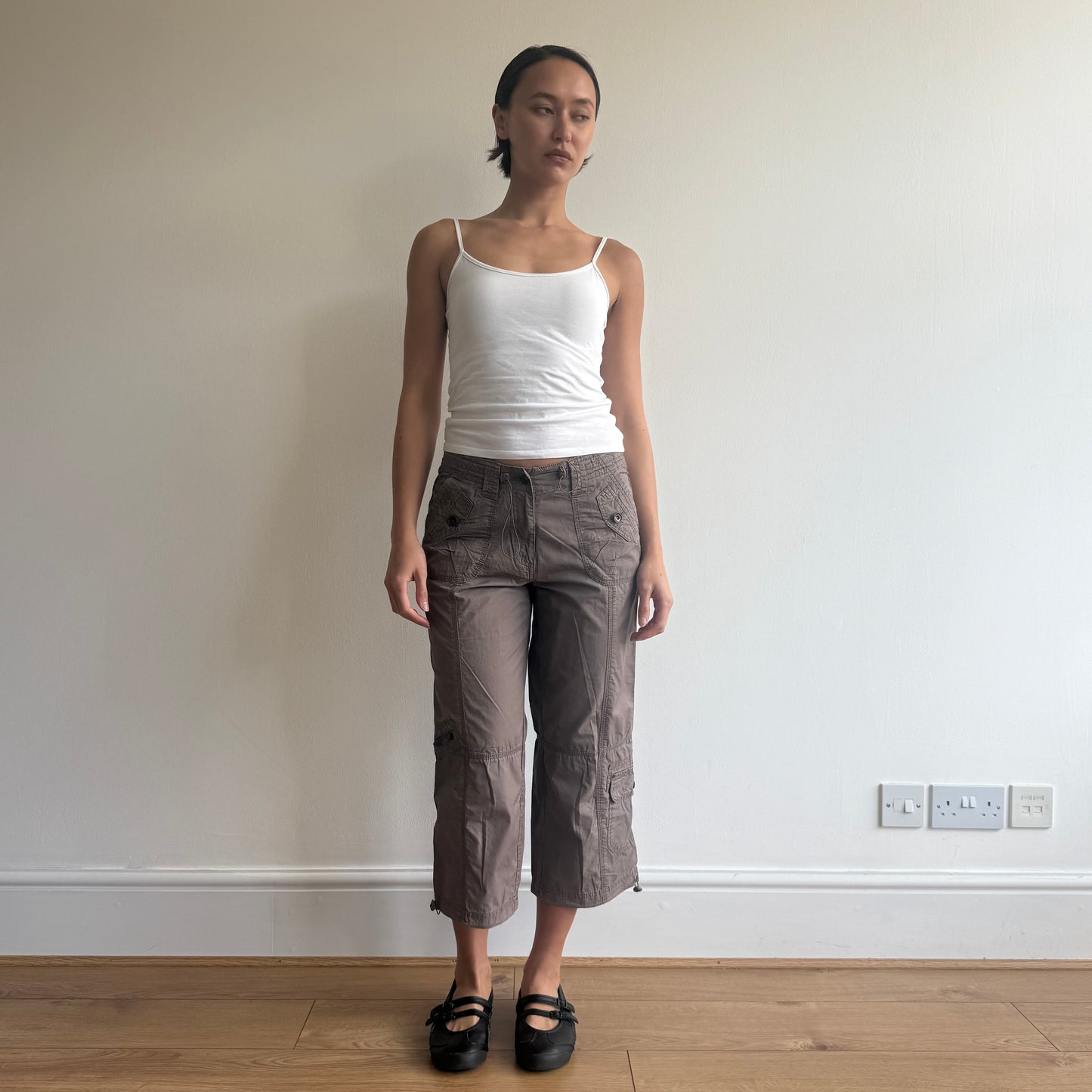 Brown cargo toggle capris - Size XS