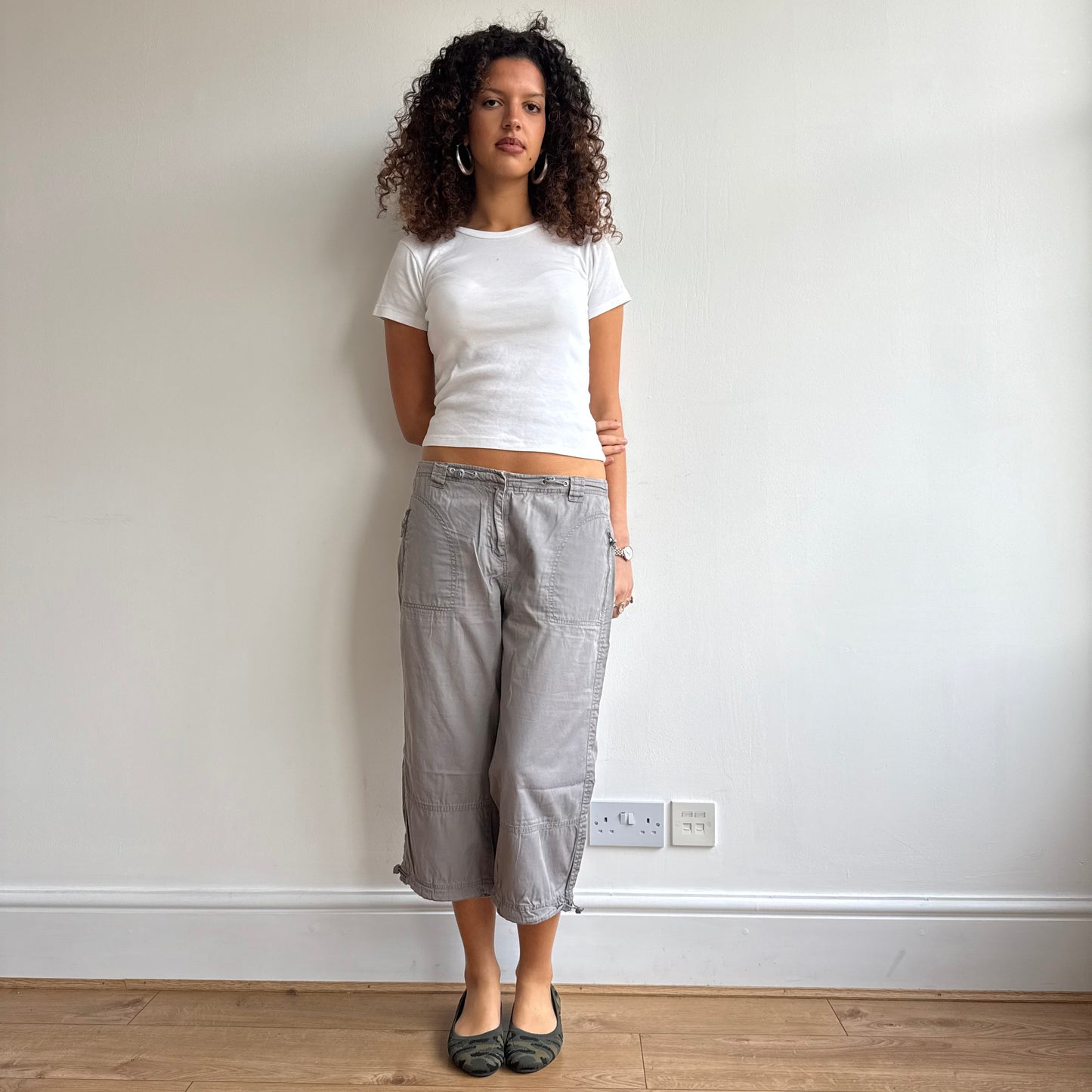 Grey cargo capris - Size M