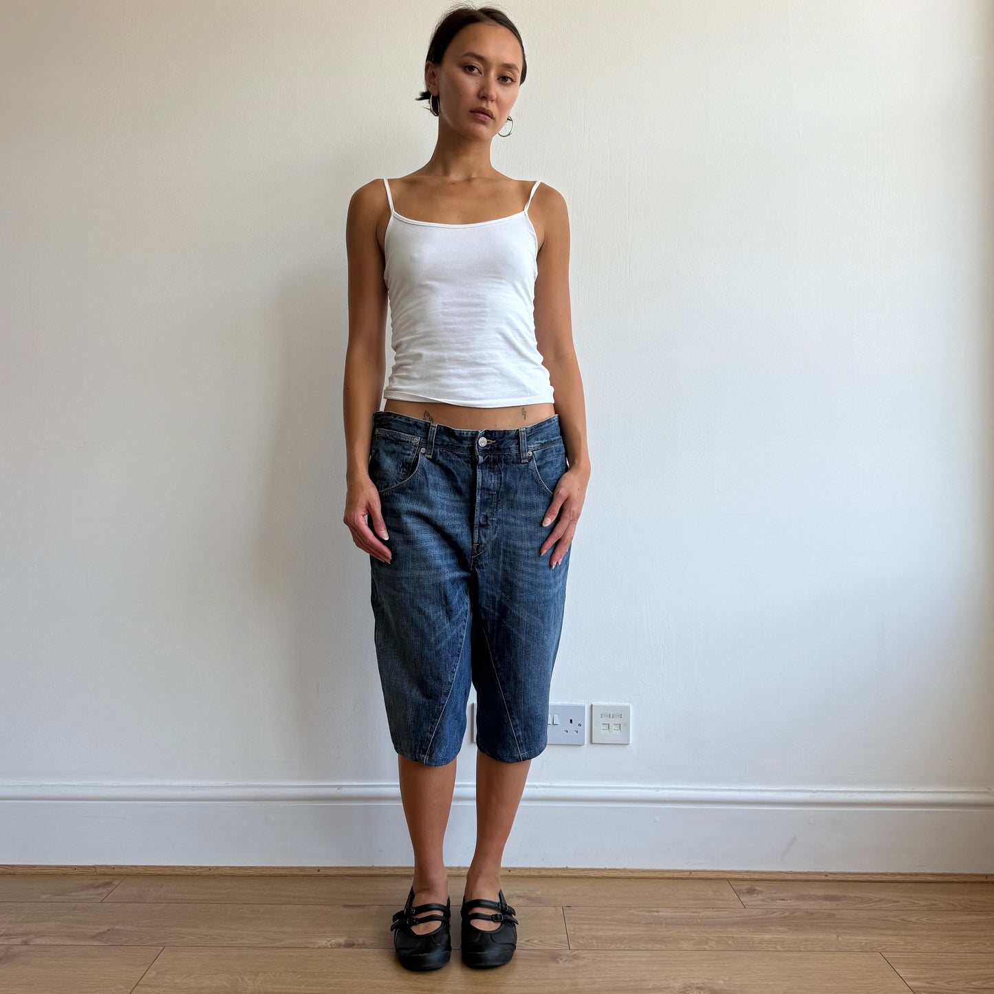 Levi’s Engineered cinch jorts - Size 32”