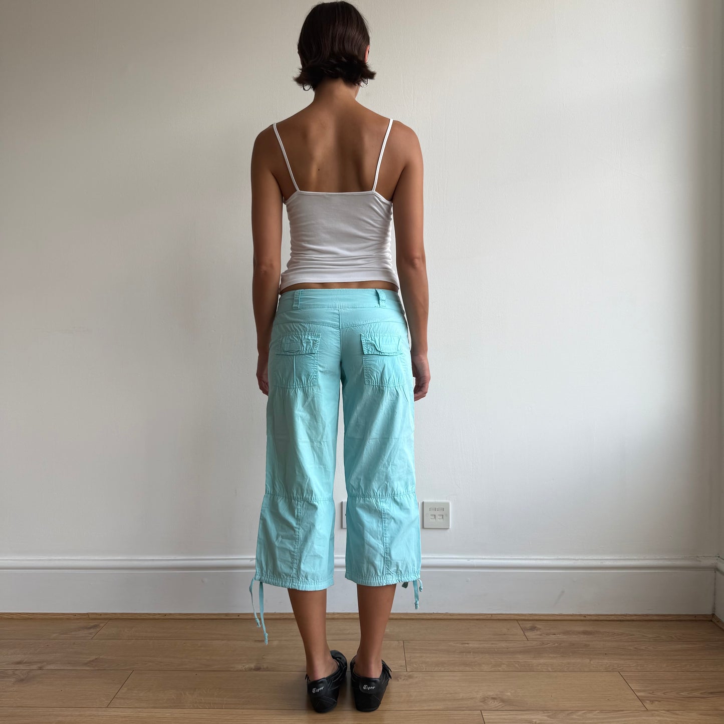 Turquoise drawstring capris - Size S