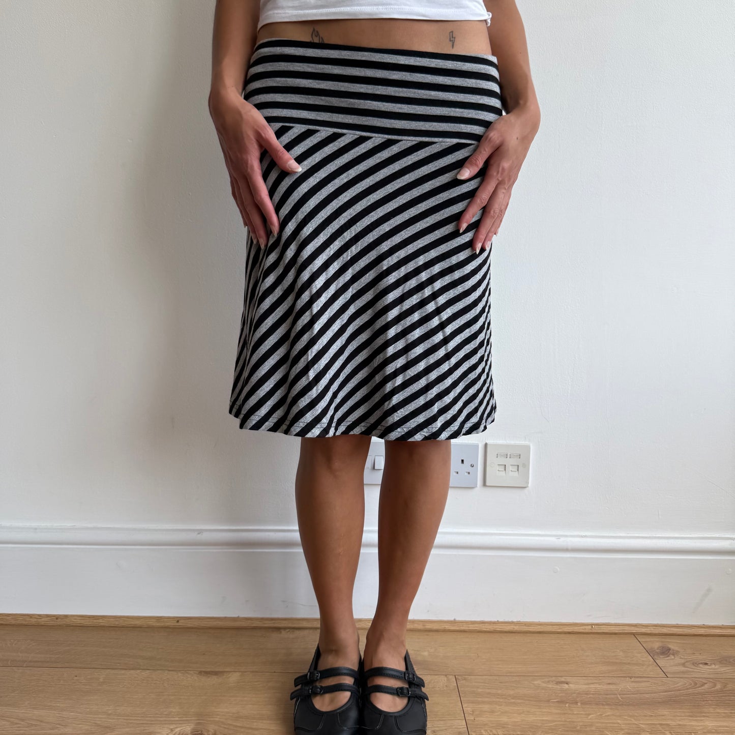 Black + grey striped midi skirt - Size S
