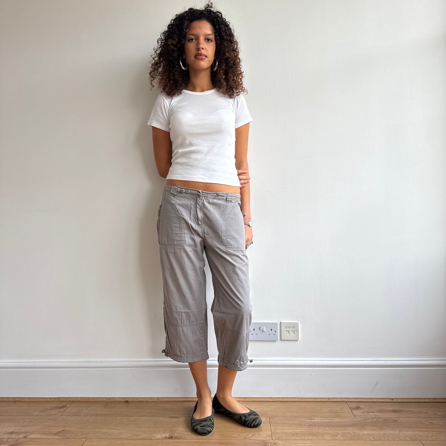 Grey cargo capris - Size M