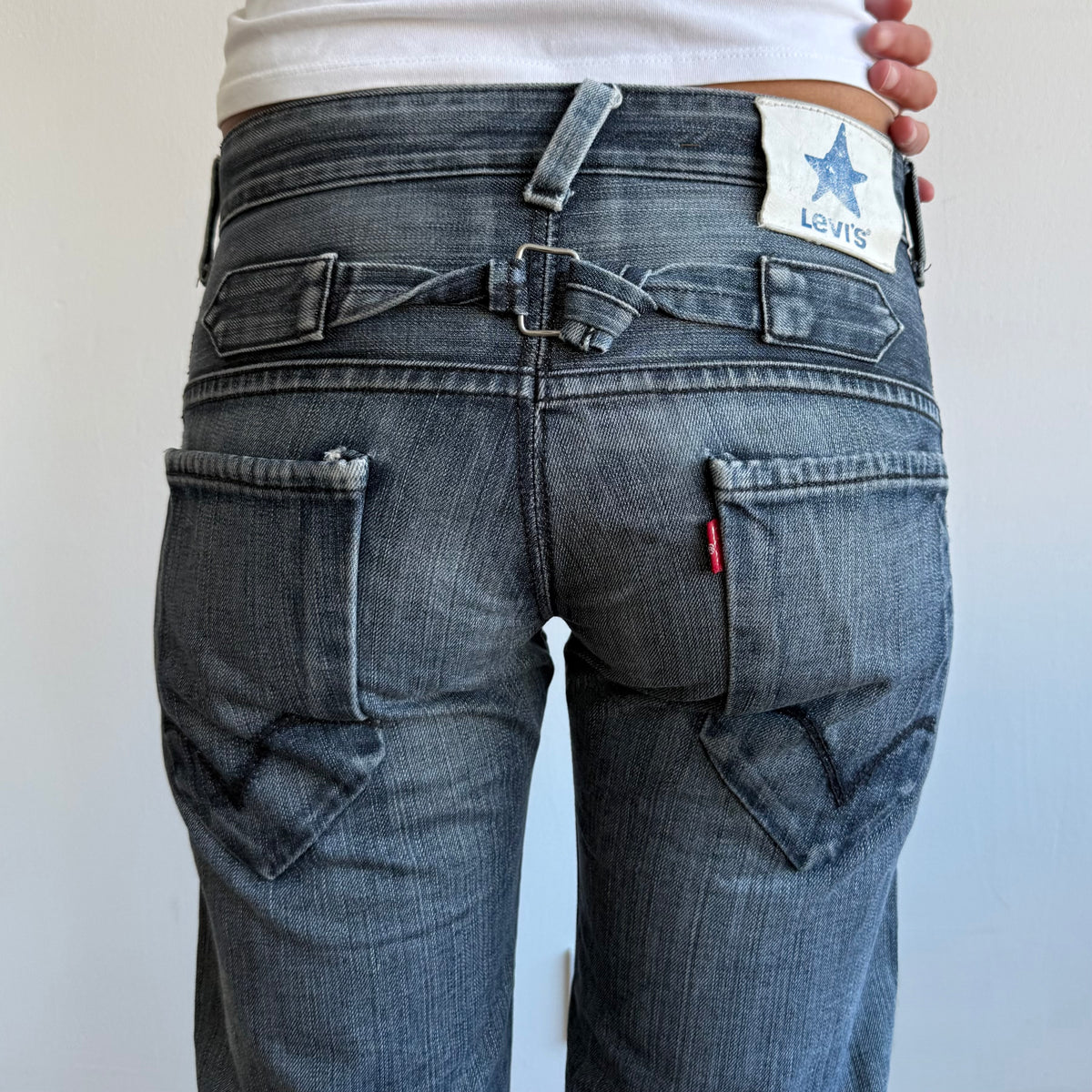 Levi’s cinch back star jeans - Size 29x32