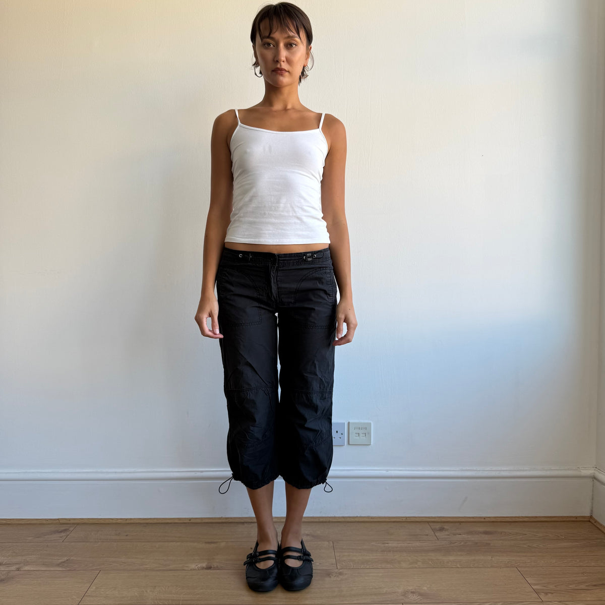 Black toggle cargo capris - Size S