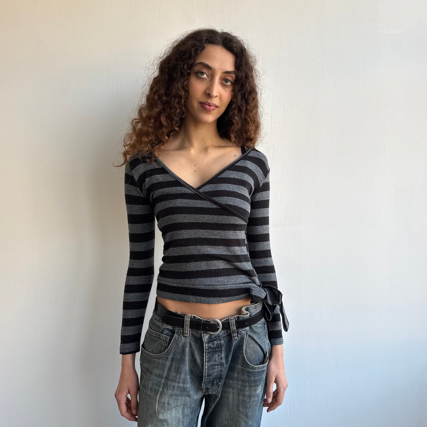 Black and grey striped wrap knit - Size S