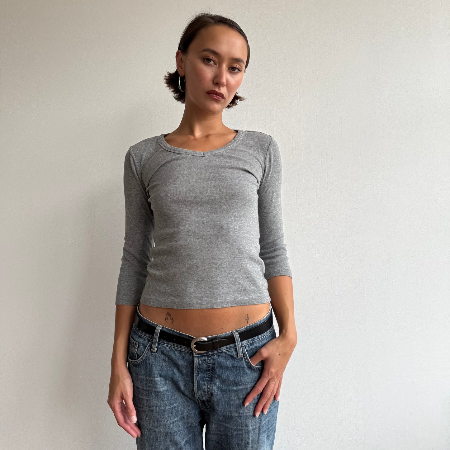 Grey v-neck 3/4 sleeve top - Size S