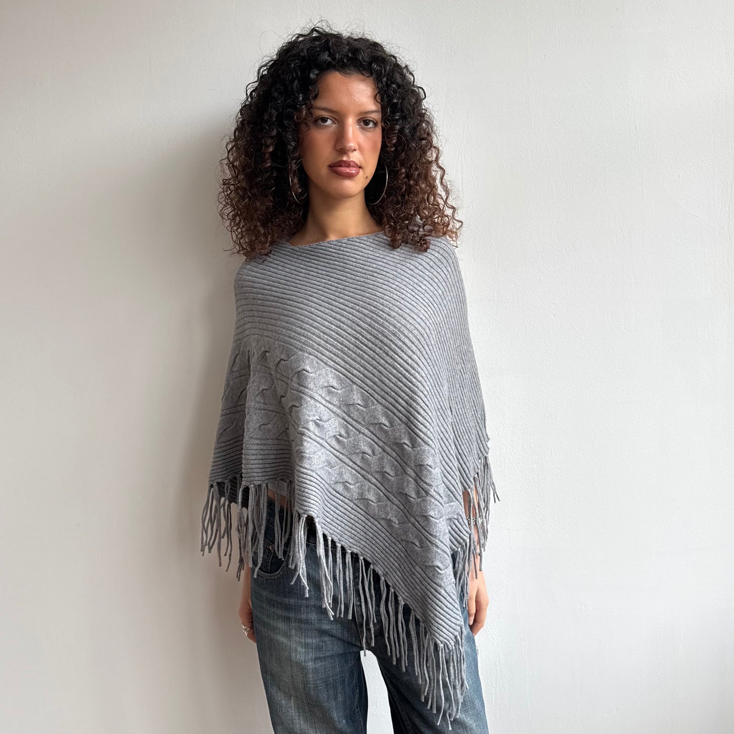 Grey tassel poncho - One Size