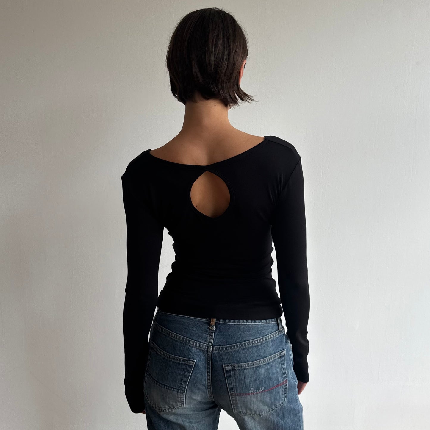 ‘The Keyhole Top’ long sleeve - Black