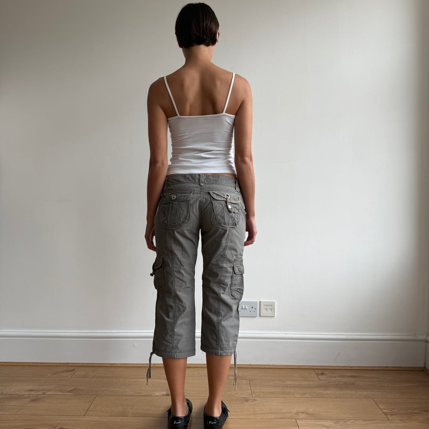 Khaki hardware cargo capris - Size S