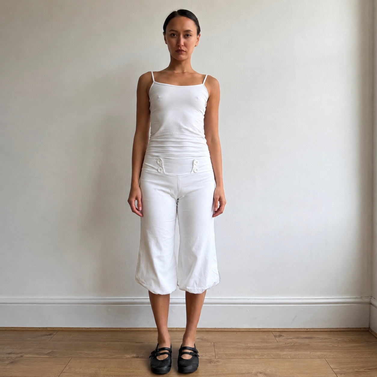 White button bubble hem capris - Size S