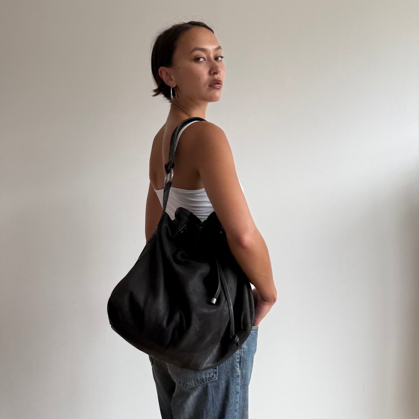 Black leather slouchy handbag - One Size
