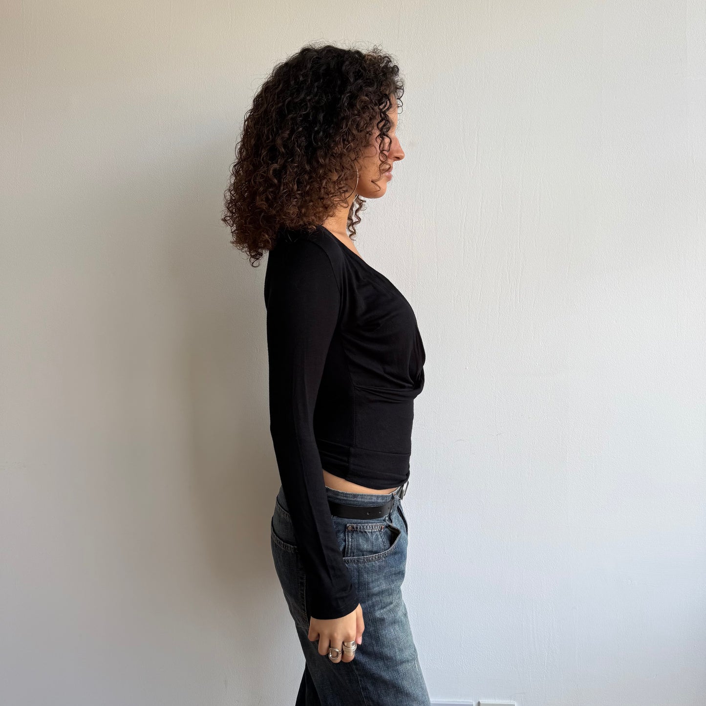 Black long sleeve keyhole top - Size S/M