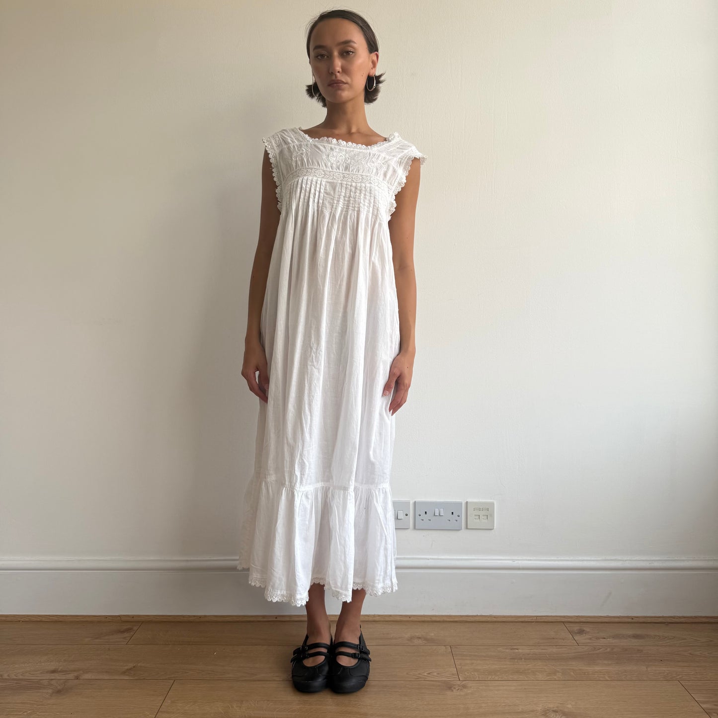 White lace maxi milkmaid dress - Size M/L